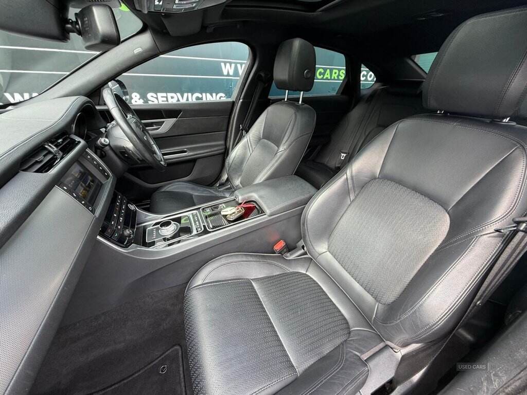 Jan 2016 Jaguar XF 2.0d Prestige 4dr Auto