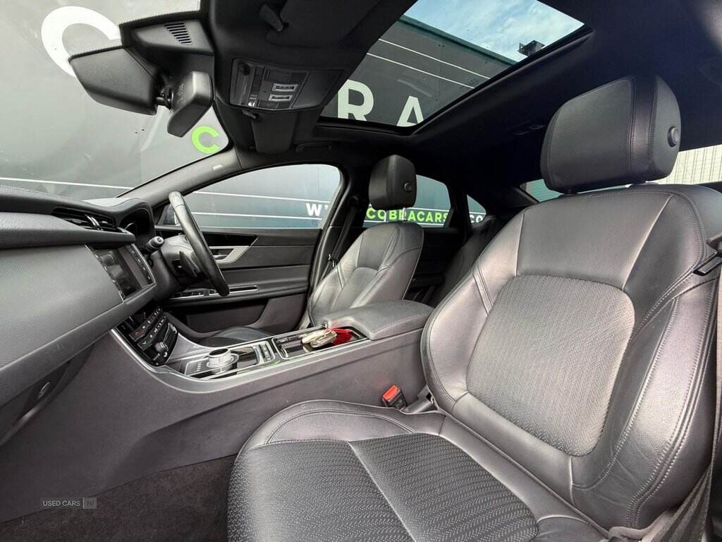 Jan 2016 Jaguar XF 2.0d Prestige 4dr Auto