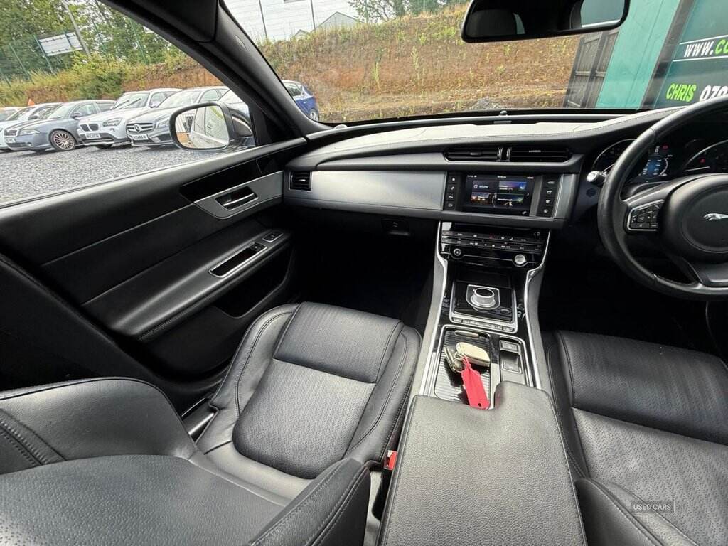 Jan 2016 Jaguar XF 2.0d Prestige 4dr Auto