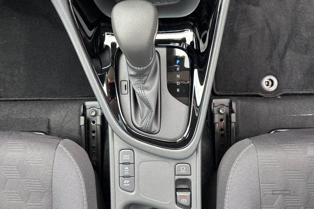 Mar 2025 Toyota Yaris 1.5 Hybrid Design 5dr CVT