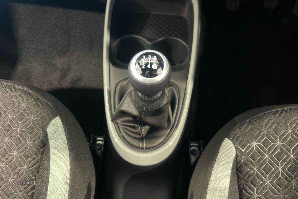 May 2025 Toyota Aygo X 1.0 VVT-i Edge 5dr