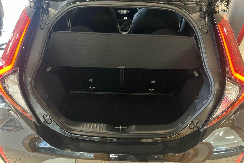 May 2025 Toyota Aygo X 1.0 VVT-i Edge 5dr