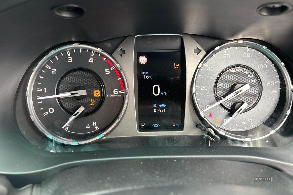 Jun 2025 Toyota Hilux Invincible D/Cab Pick Up 2.4 D-4D Auto