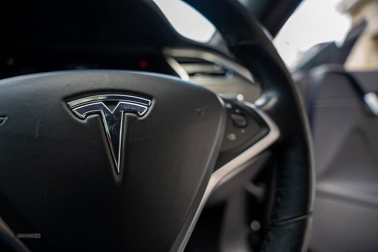 Jan 2018 TESLA Model S 307kW 90kWh Dual Motor 5dr Auto