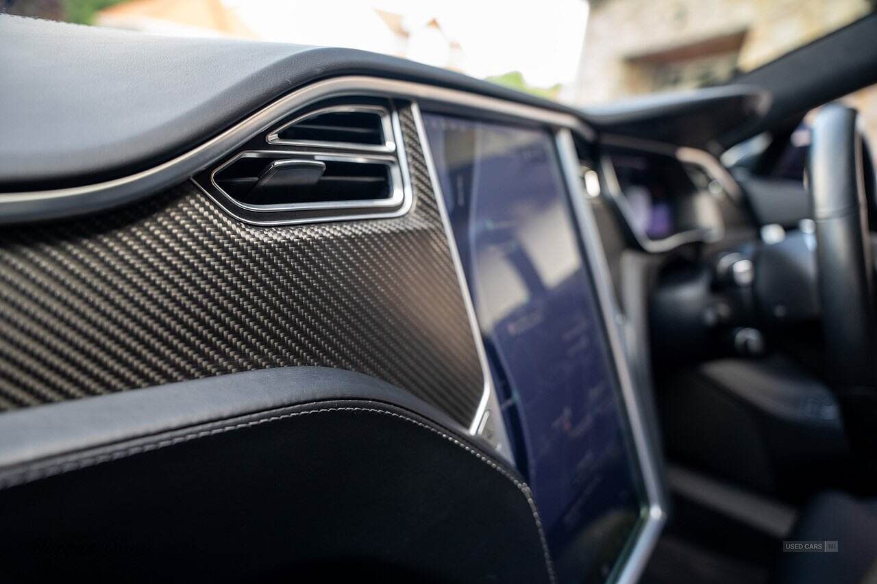 Jan 2018 TESLA Model S 307kW 90kWh Dual Motor 5dr Auto