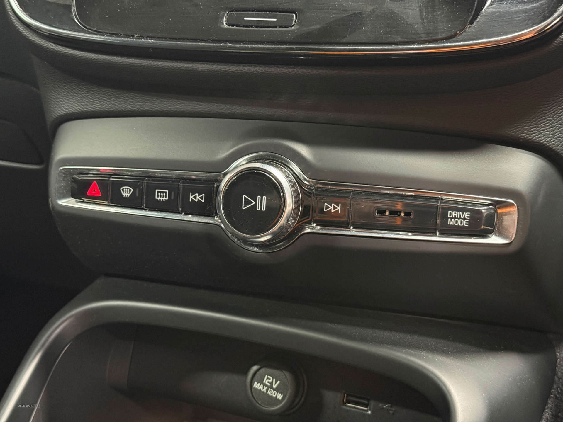 May 2021 Volvo XC40 1.5 T4 Recharge PHEV R DESIGN 5dr Auto