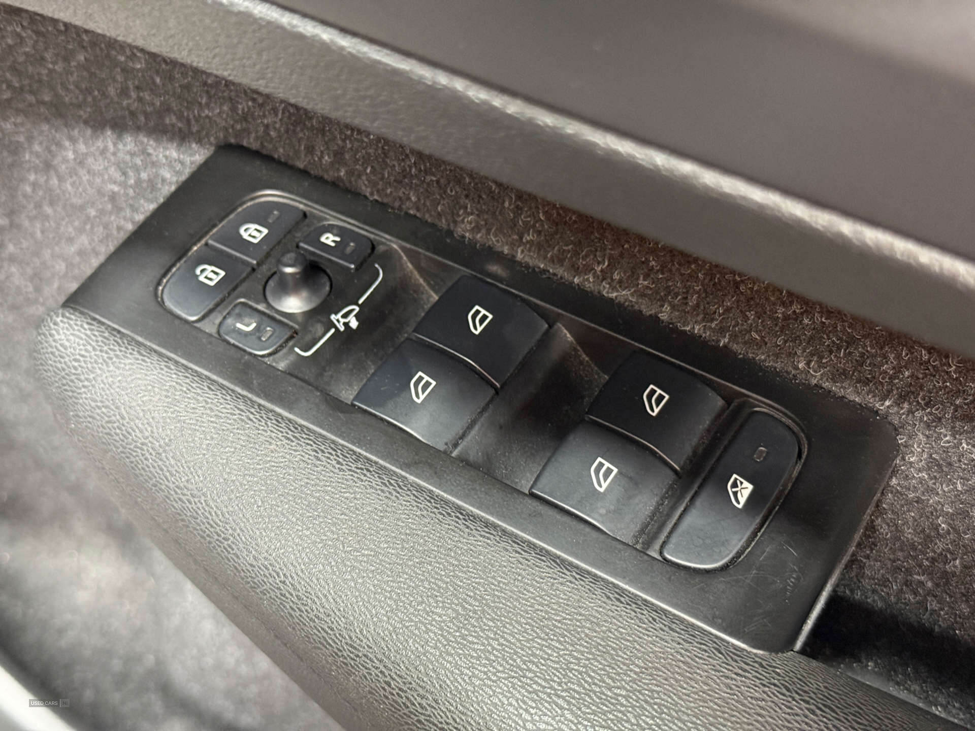 May 2021 Volvo XC40 1.5 T4 Recharge PHEV R DESIGN 5dr Auto