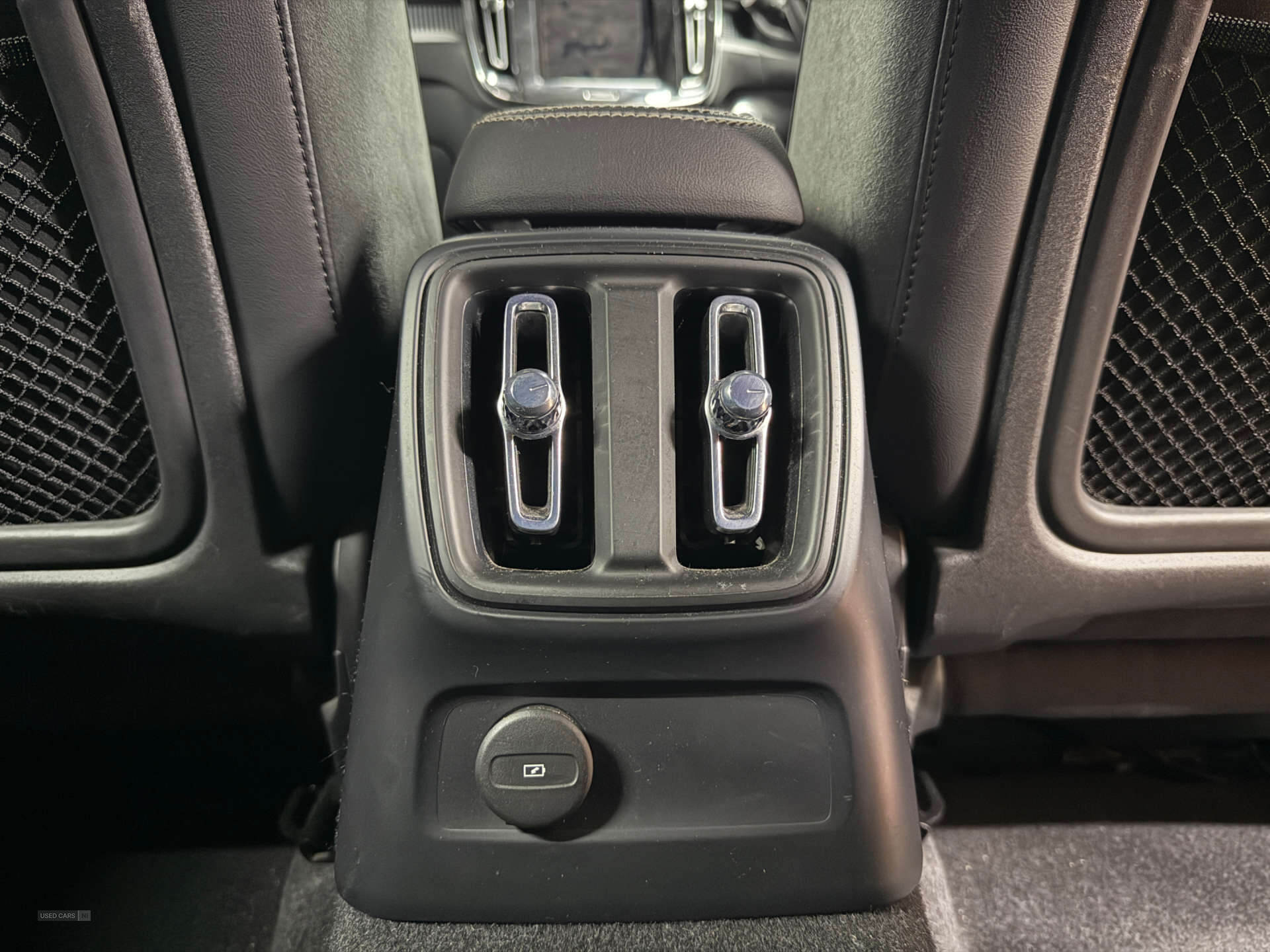 May 2021 Volvo XC40 1.5 T4 Recharge PHEV R DESIGN 5dr Auto