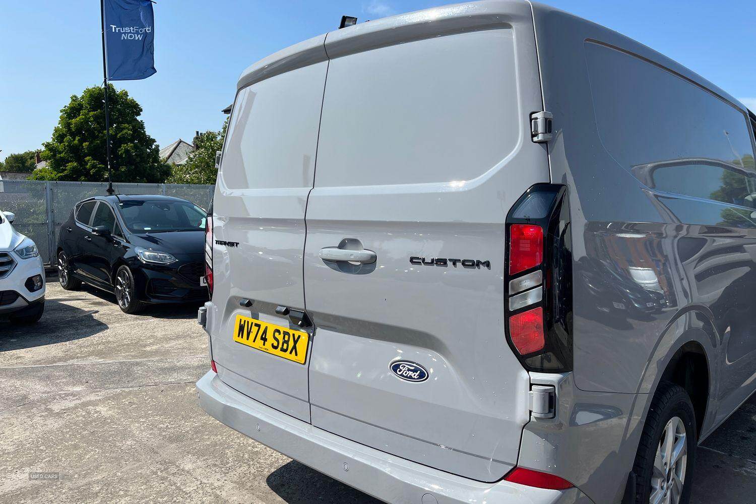 Sep 2024 Ford Transit Custom 2.0 EcoBlue 136ps H1 Van Limited Auto