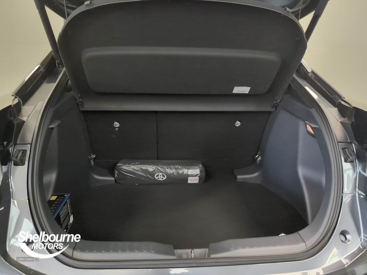 Jun 2024 Toyota C-HR 1.8 Hybrid Design 5dr CVT