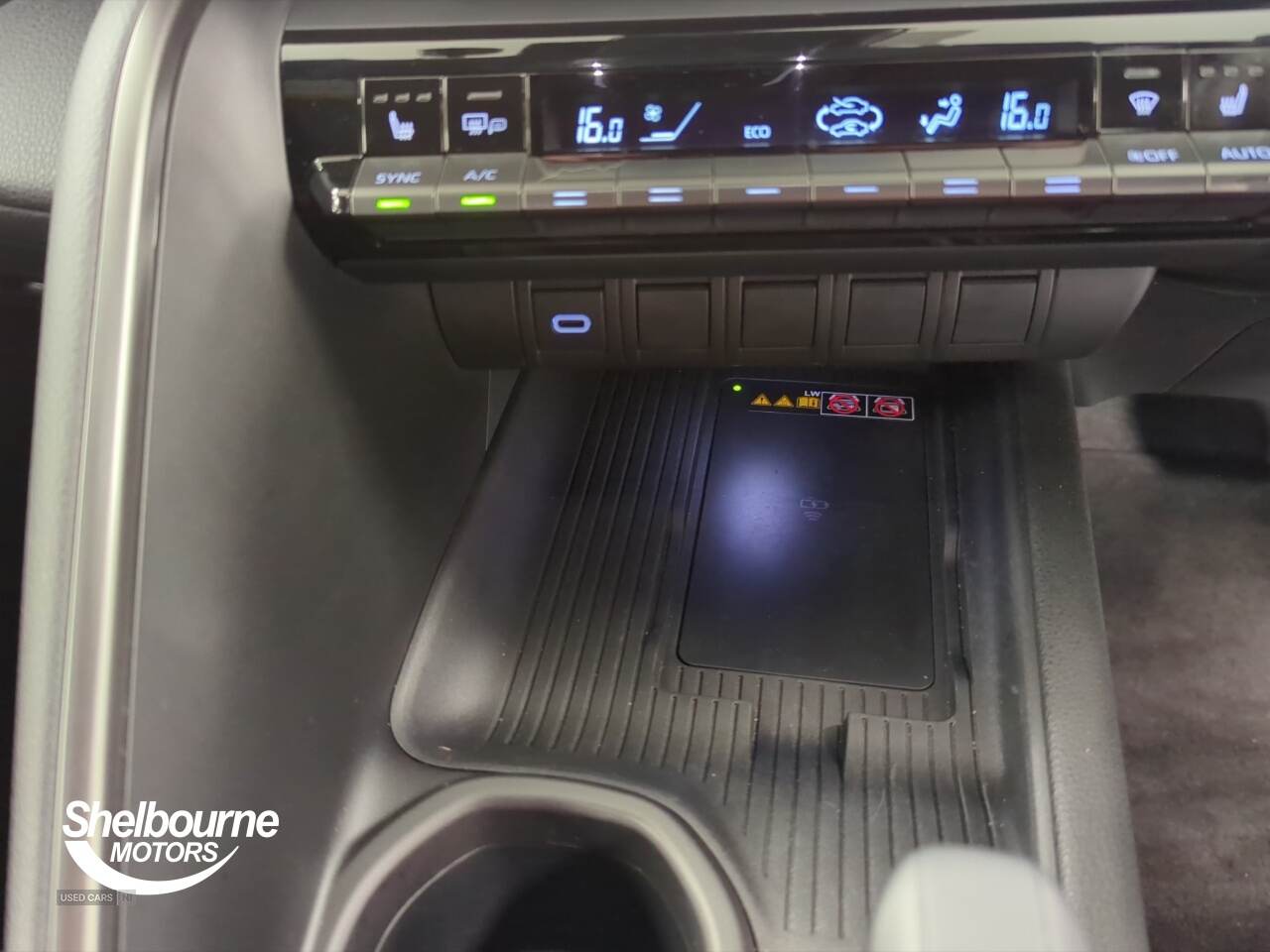 Jun 2024 Toyota C-HR 1.8 Hybrid Design 5dr CVT