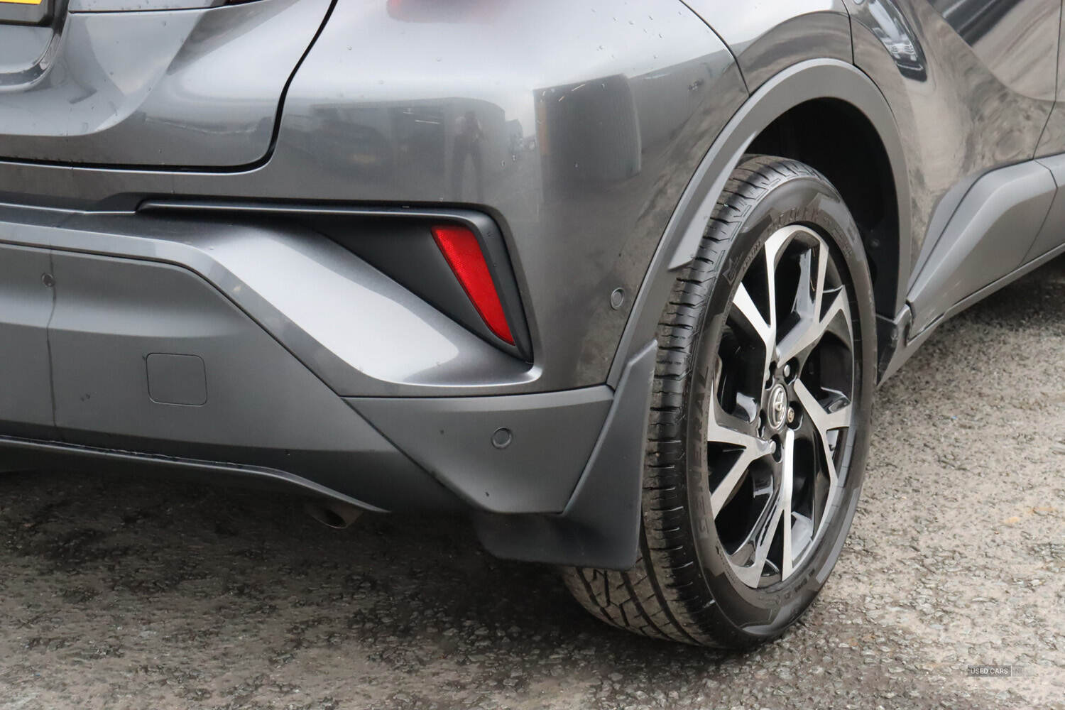 Jan 2019 Toyota C-HR 1.8 Hybrid Design 5dr CVT