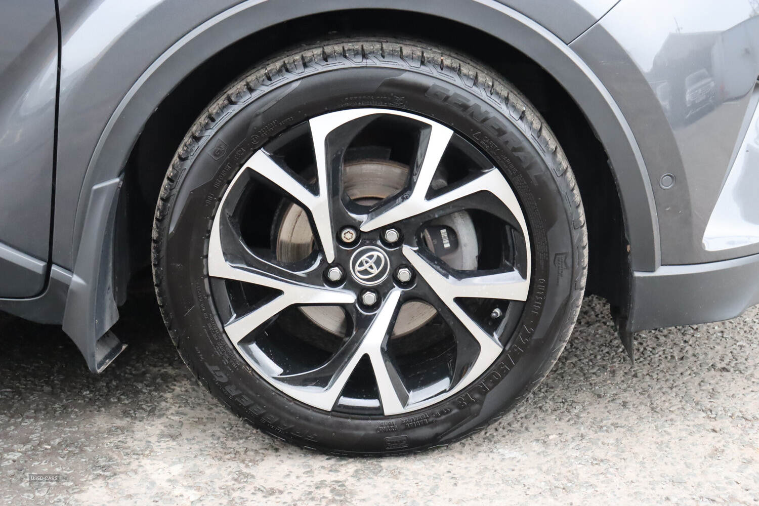 Jan 2019 Toyota C-HR 1.8 Hybrid Design 5dr CVT