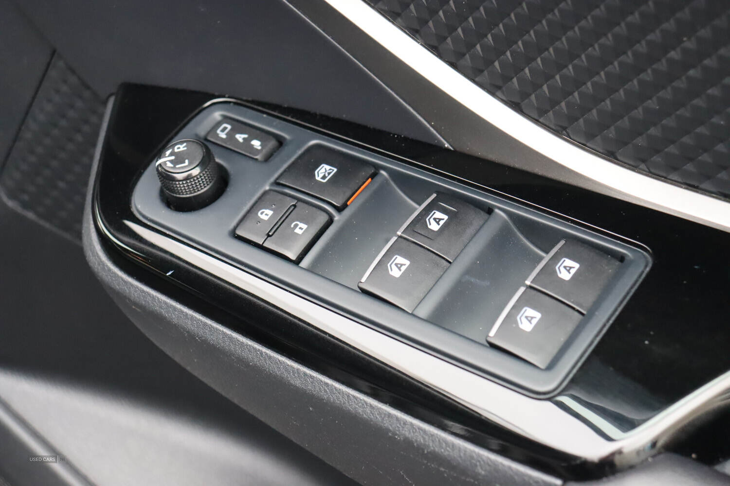 Jan 2019 Toyota C-HR 1.8 Hybrid Design 5dr CVT