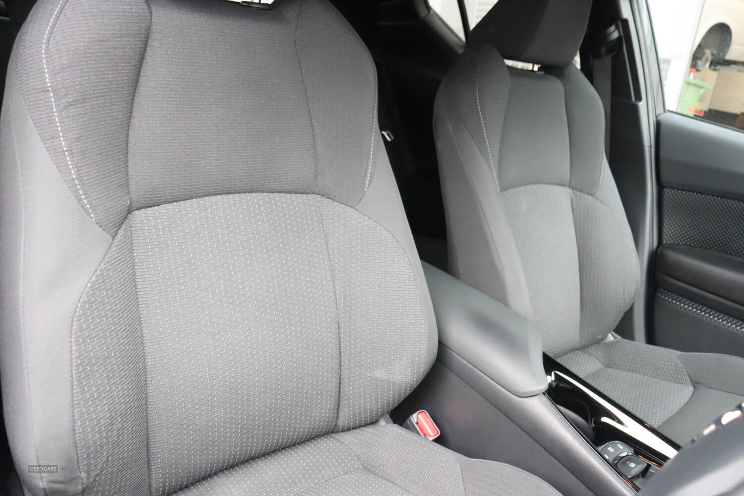 Jan 2019 Toyota C-HR 1.8 Hybrid Design 5dr CVT