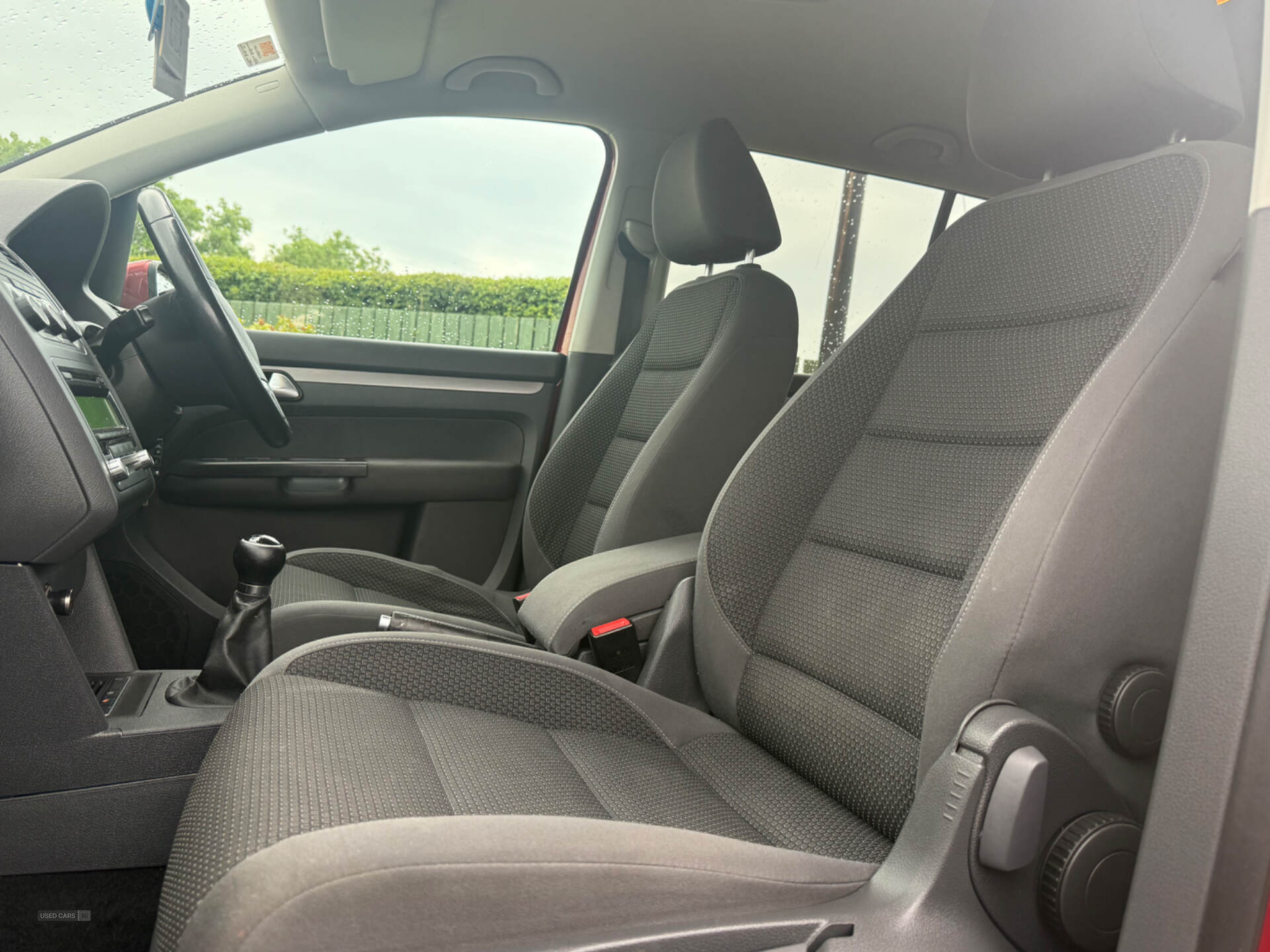 Feb 2012 Volkswagen Touran 1.6 TDI 105 SE 5dr