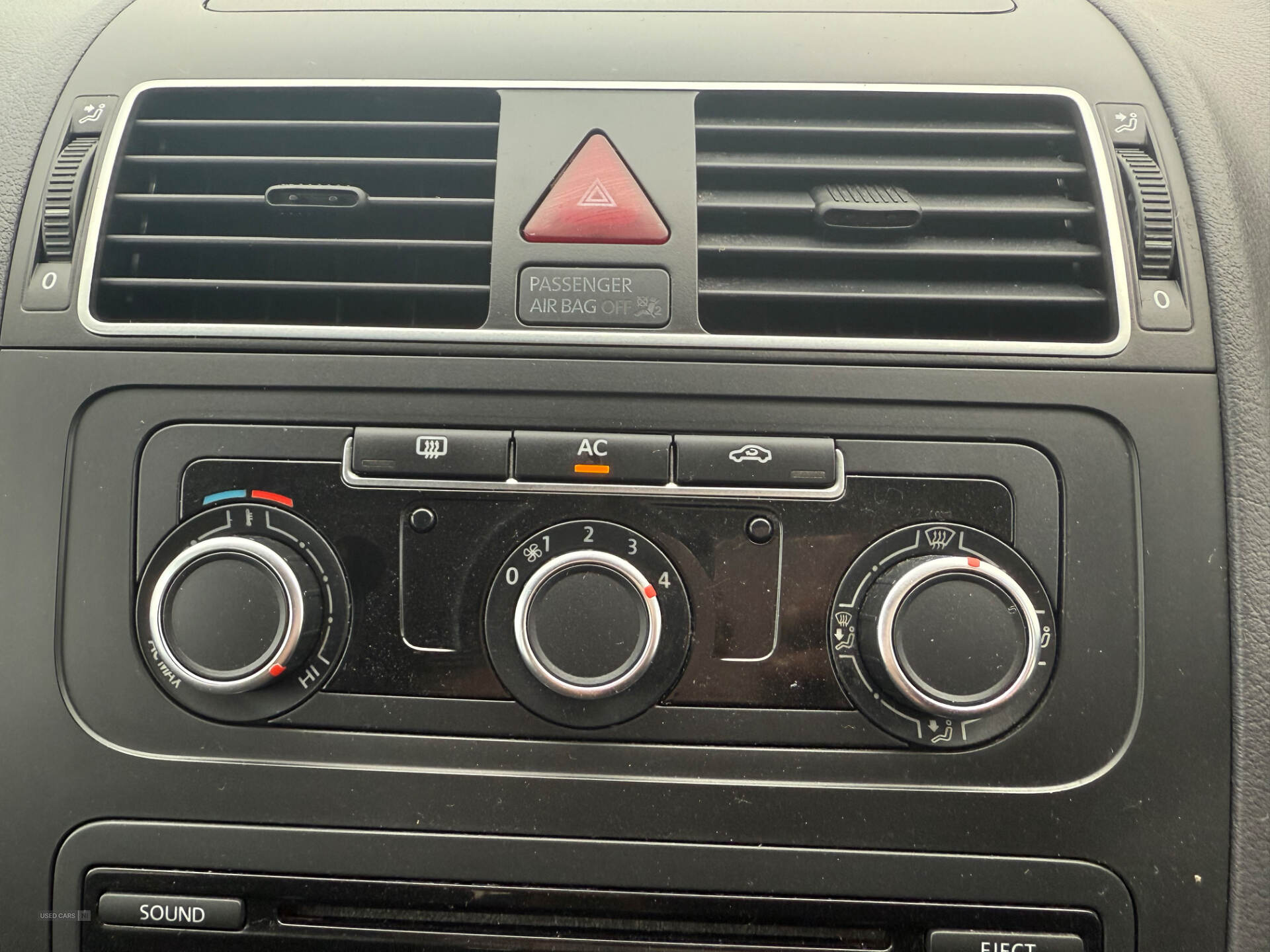 Feb 2012 Volkswagen Touran 1.6 TDI 105 SE 5dr