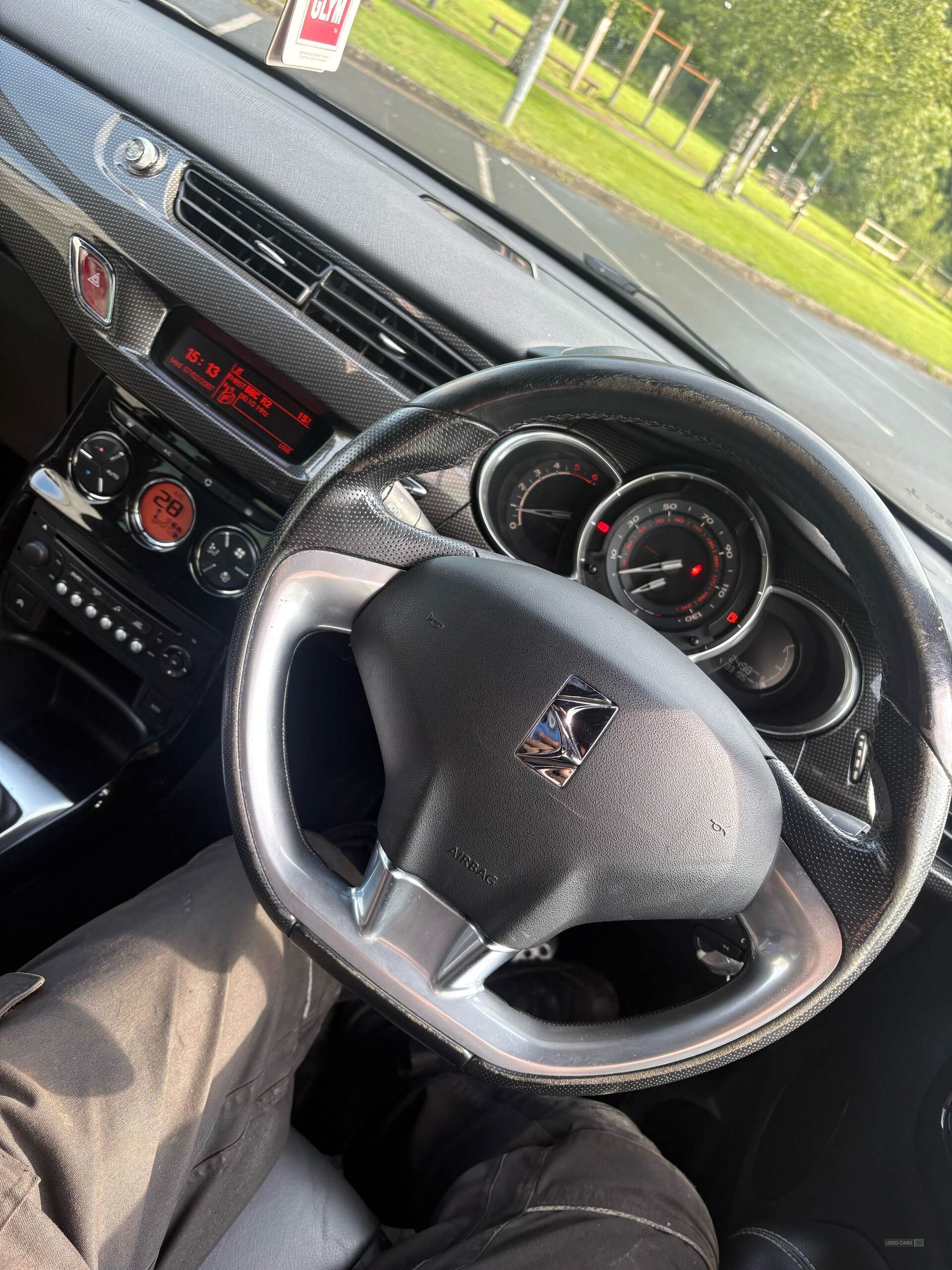 Oct 2013 Citroen DS3 1.6 e-HDi 115 Airdream DSport Plus 3dr