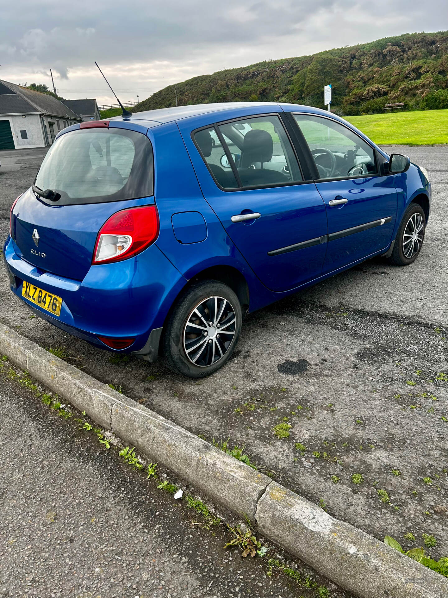 Aug 2009 Renault Clio 1.2 16V Expression 5dr