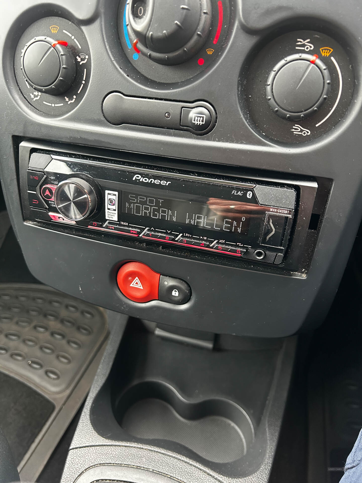 Aug 2009 Renault Clio 1.2 16V Expression 5dr