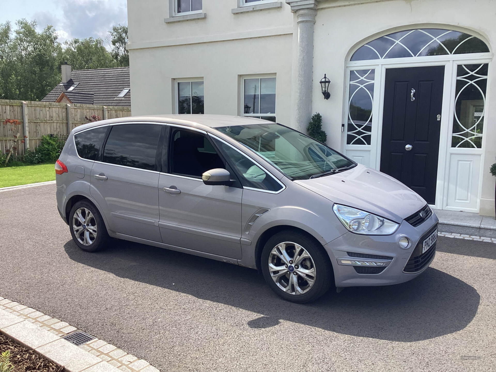 Apr 2011 Ford S-Max 2.0 TDCi 140 Titanium 5dr