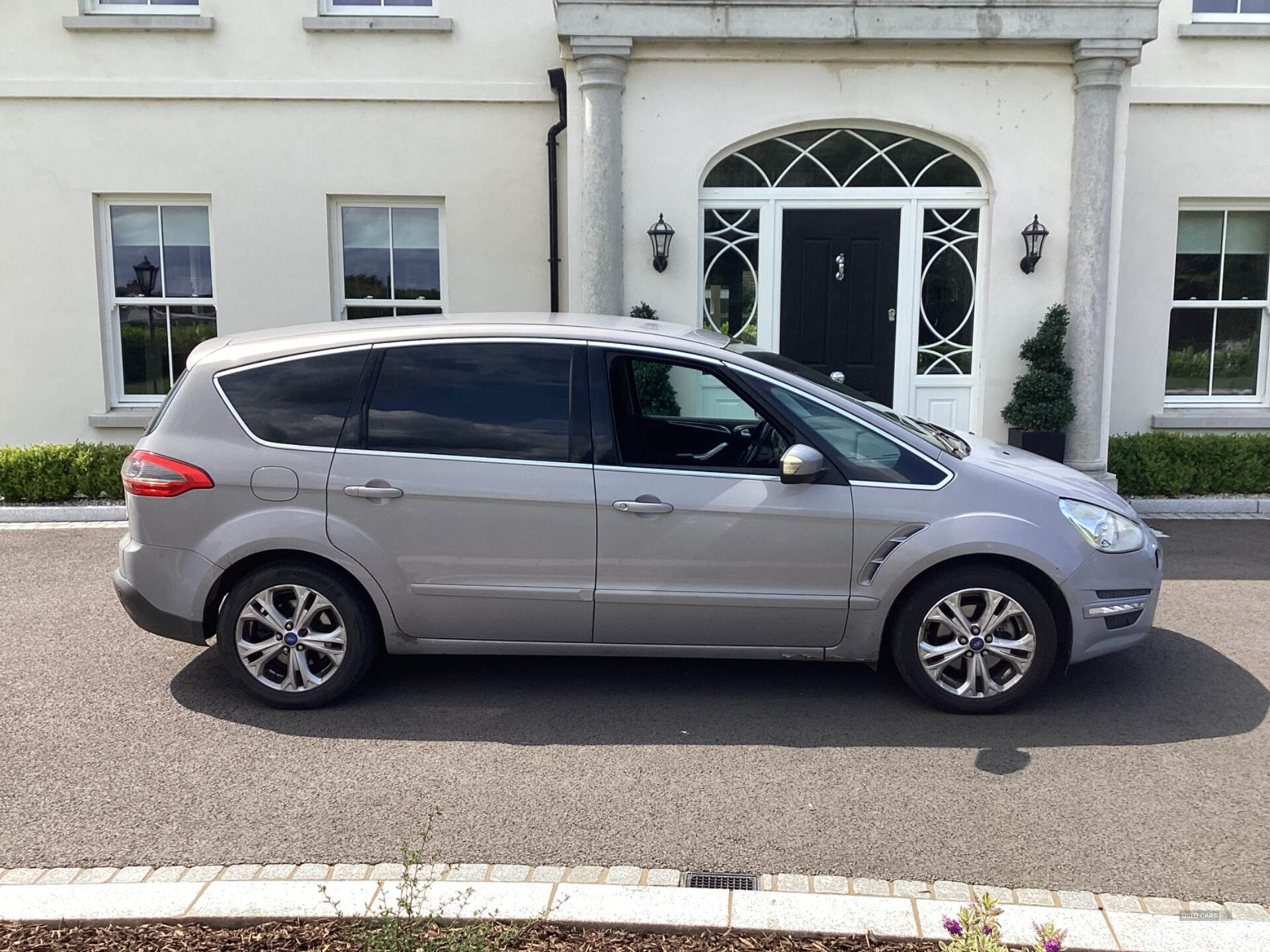 Apr 2011 Ford S-Max 2.0 TDCi 140 Titanium 5dr