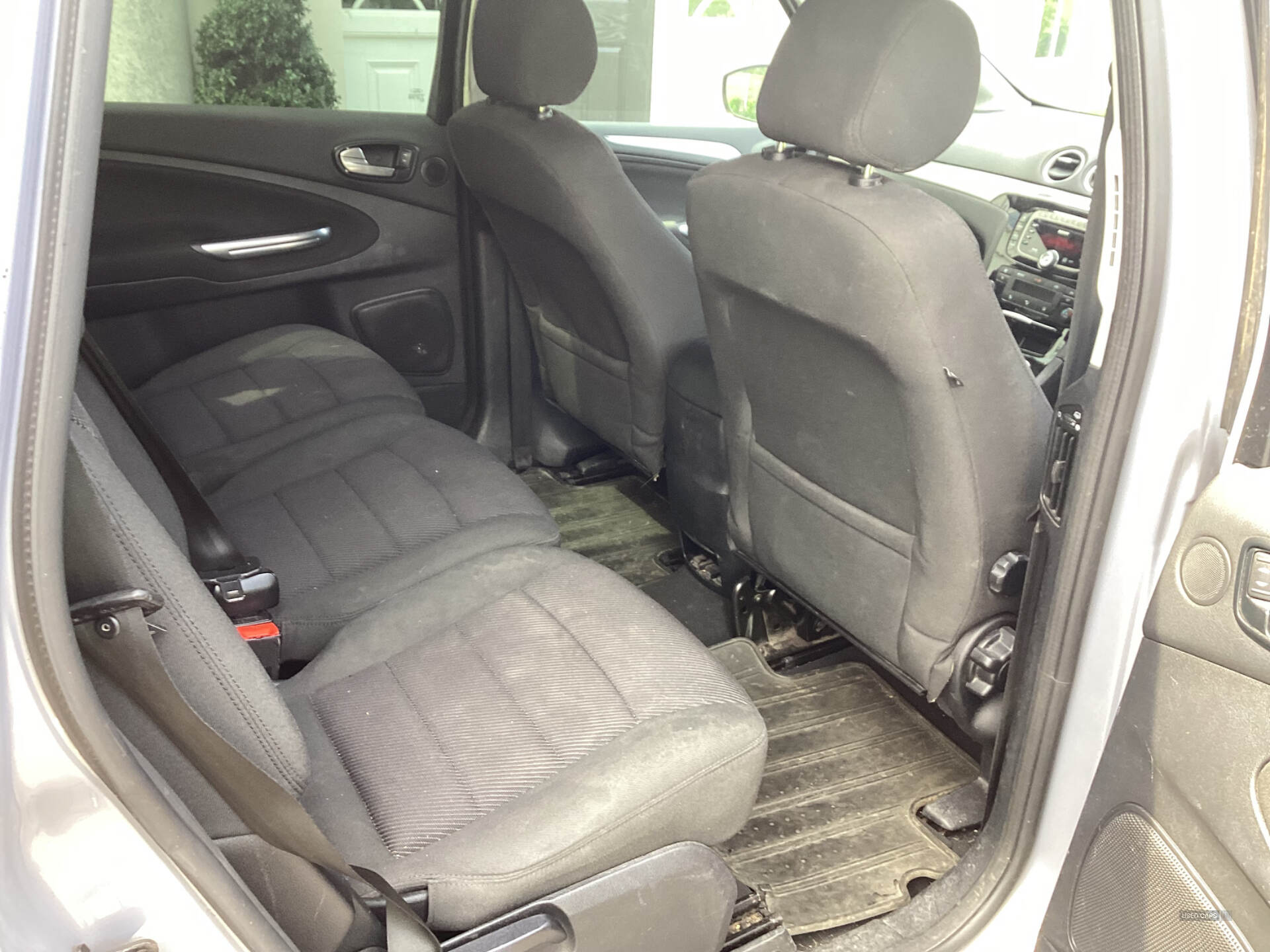 Apr 2011 Ford S-Max 2.0 TDCi 140 Titanium 5dr