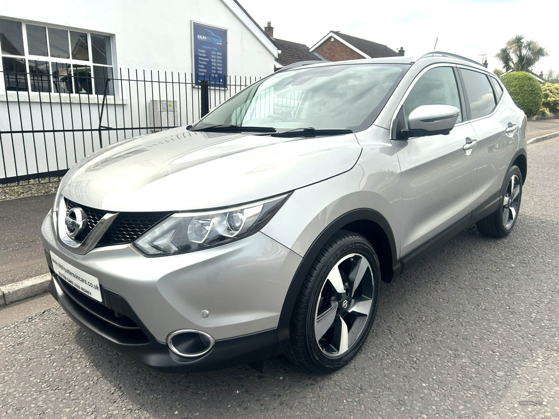 Jan 2015 Nissan Qashqai 1.5 dCi N-Tec+ 5dr
