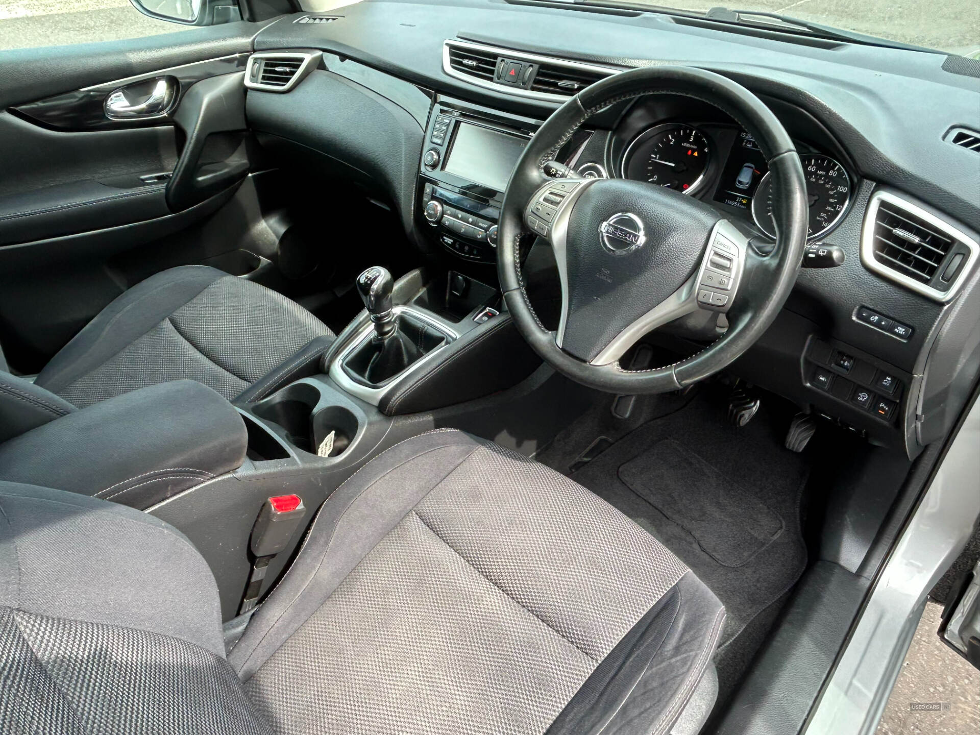 Jan 2015 Nissan Qashqai 1.5 dCi N-Tec+ 5dr