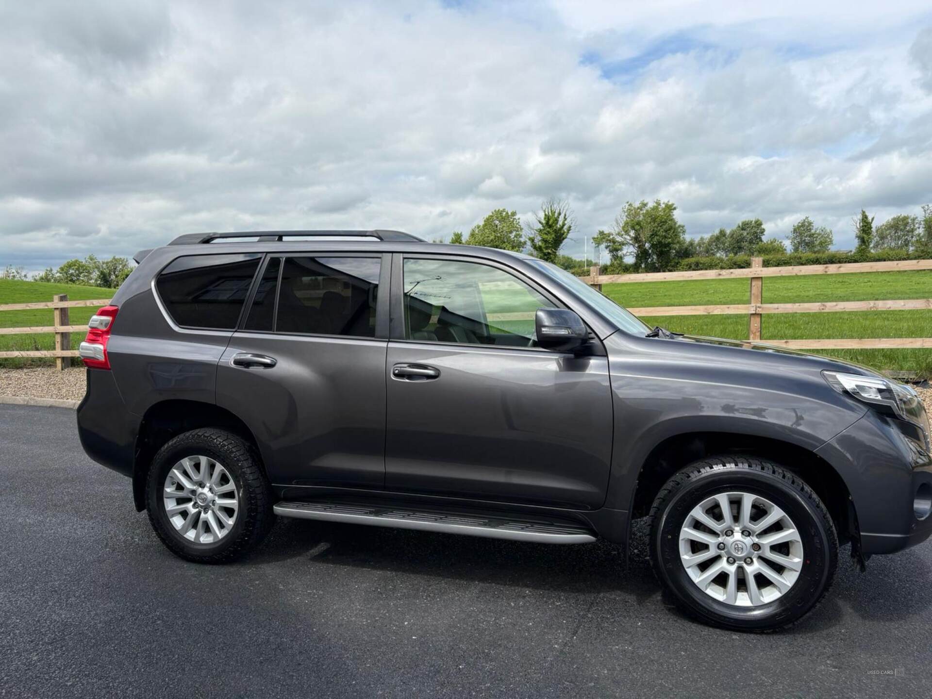 Jan 2015 Toyota Land Cruiser 3.0 D-4D Icon 5dr Auto 7 Seats