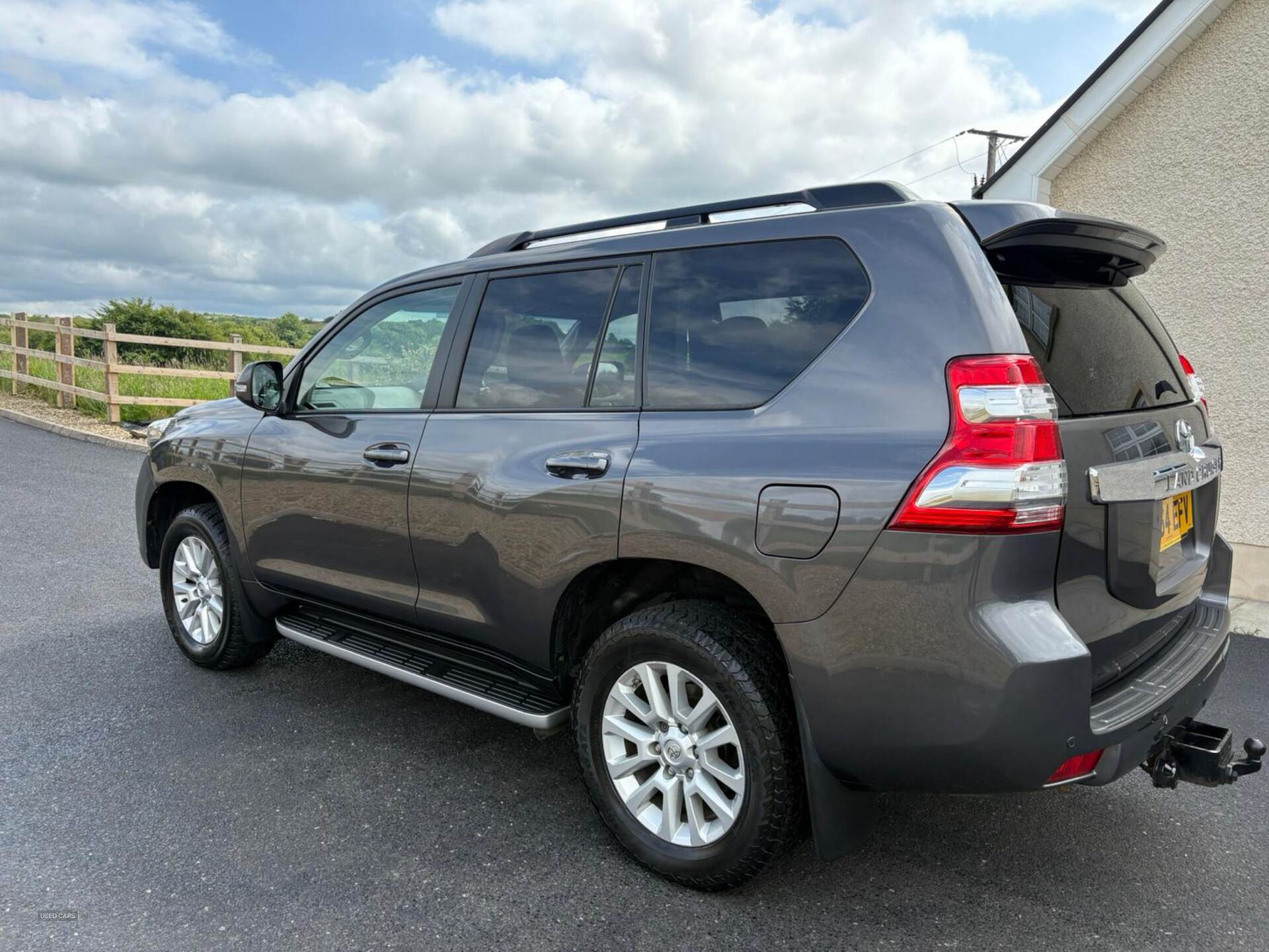 Jan 2015 Toyota Land Cruiser 3.0 D-4D Icon 5dr Auto 7 Seats
