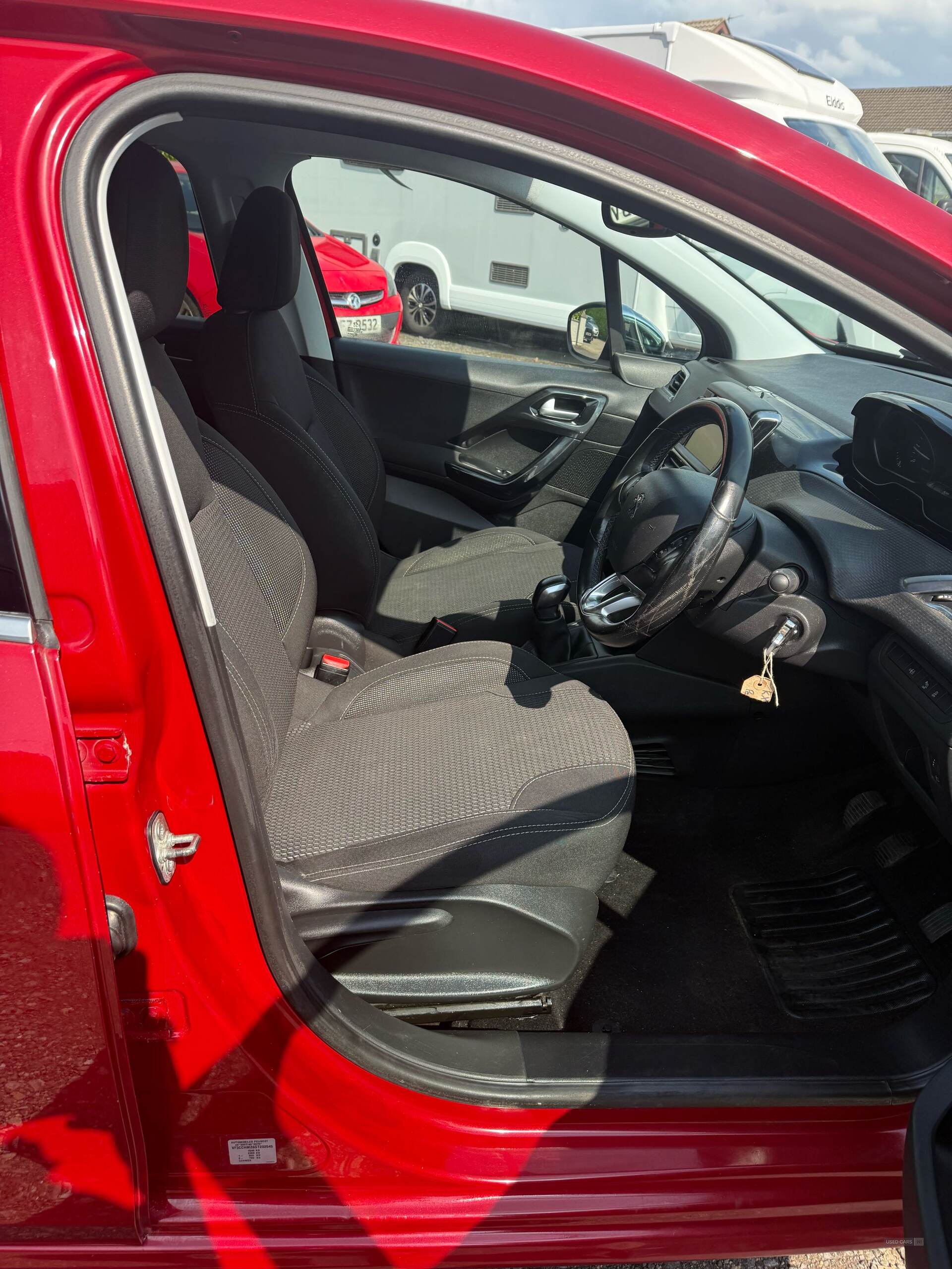 Jan 2017 Peugeot 208 1.2 PureTech Allure Premium 5dr