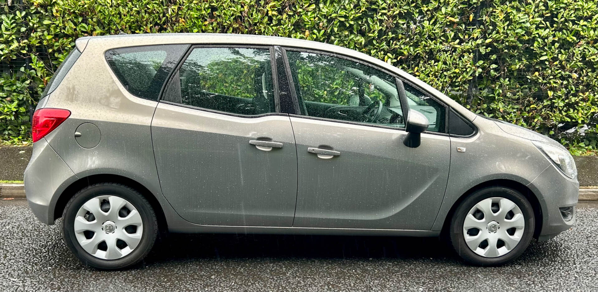 Vauxhall Meriva ESTATE in Tyrone
