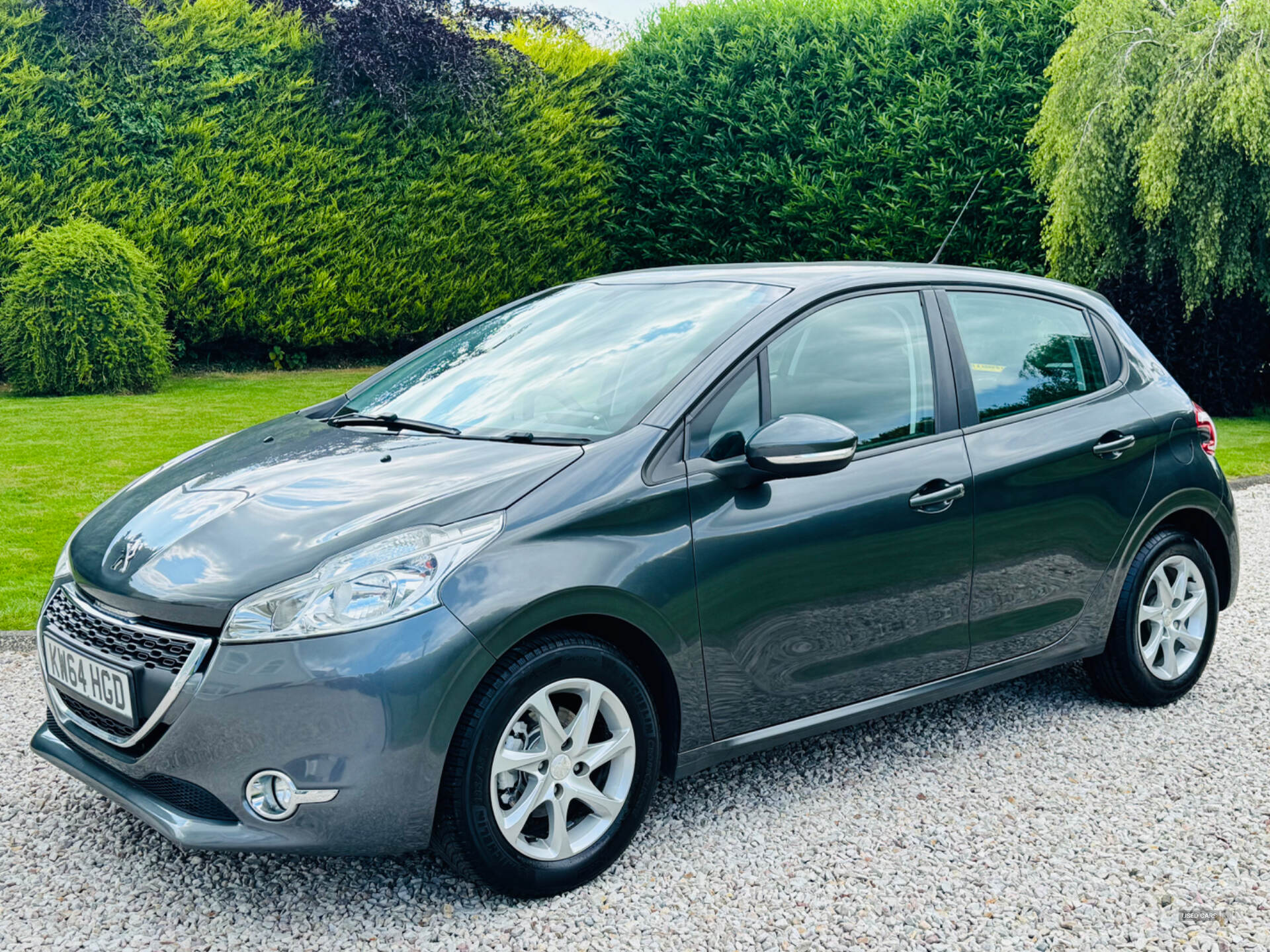 Jan 2015 Peugeot 208 1.2 VTi Active 5dr