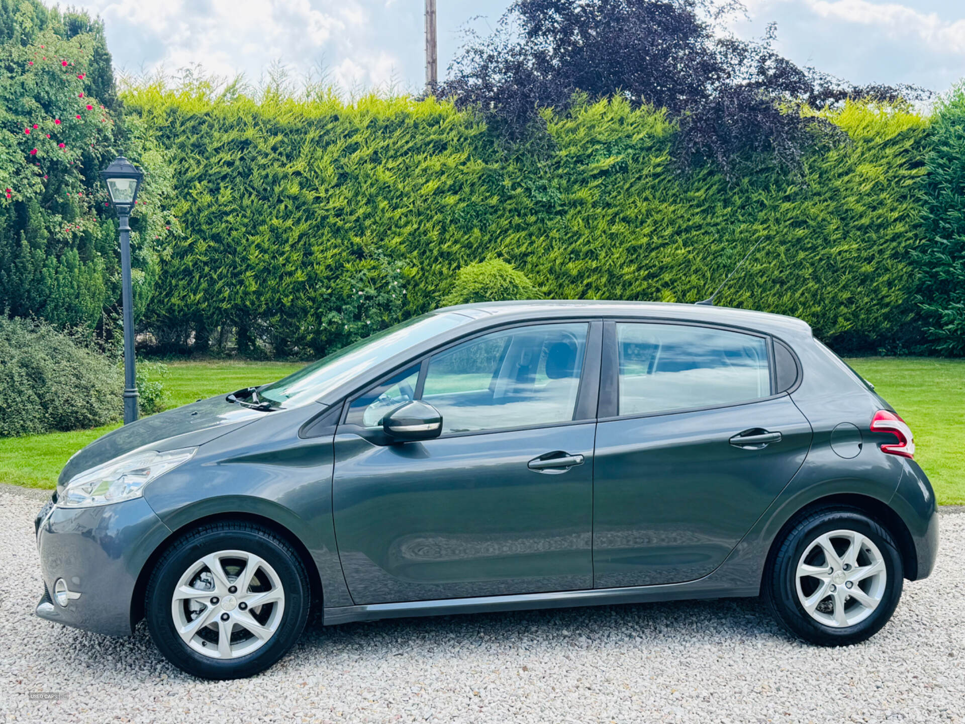 Jan 2015 Peugeot 208 1.2 VTi Active 5dr