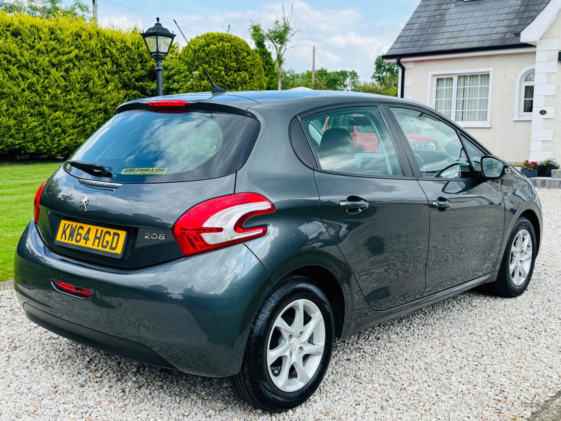 Jan 2015 Peugeot 208 1.2 VTi Active 5dr