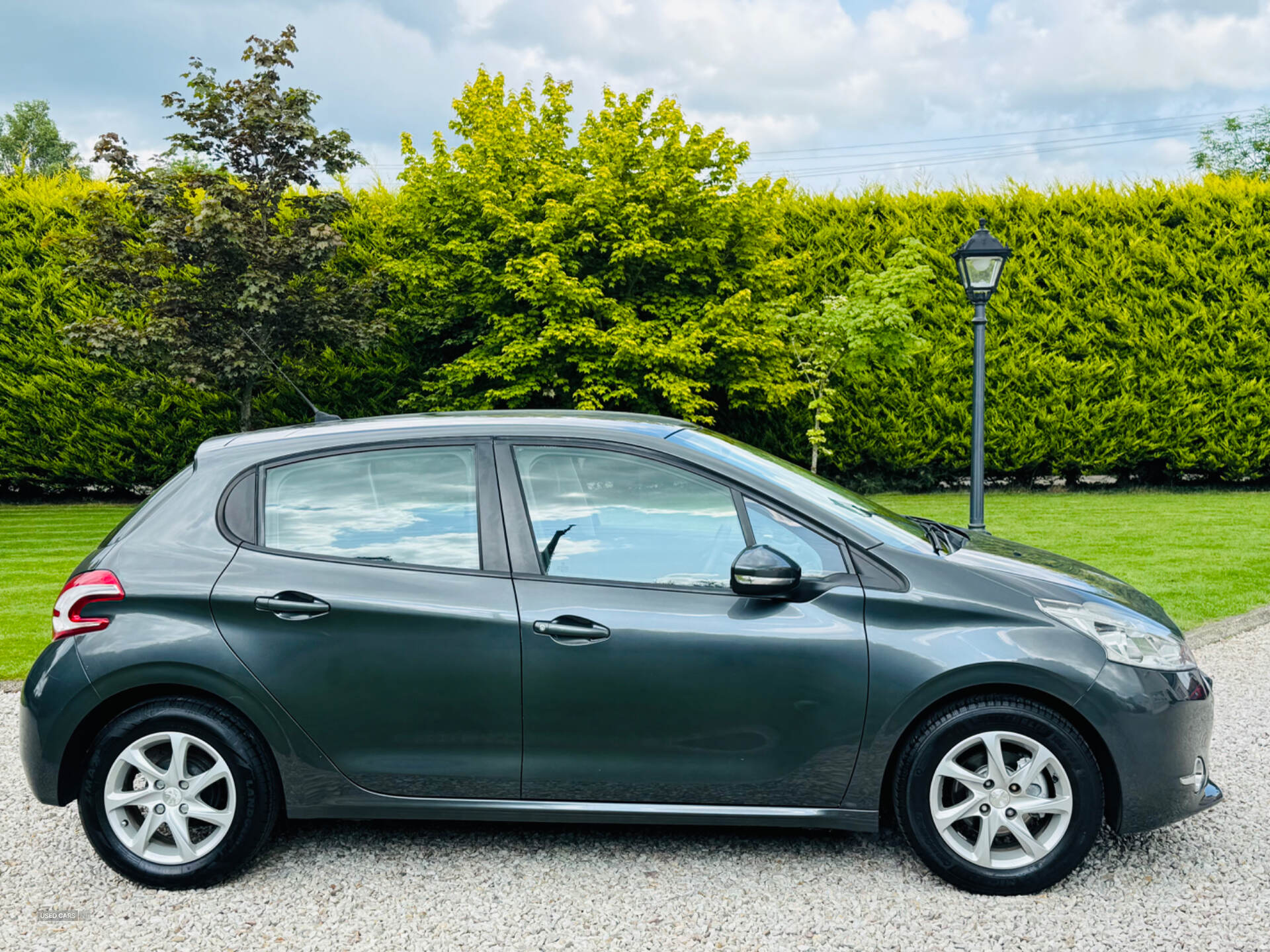 Jan 2015 Peugeot 208 1.2 VTi Active 5dr