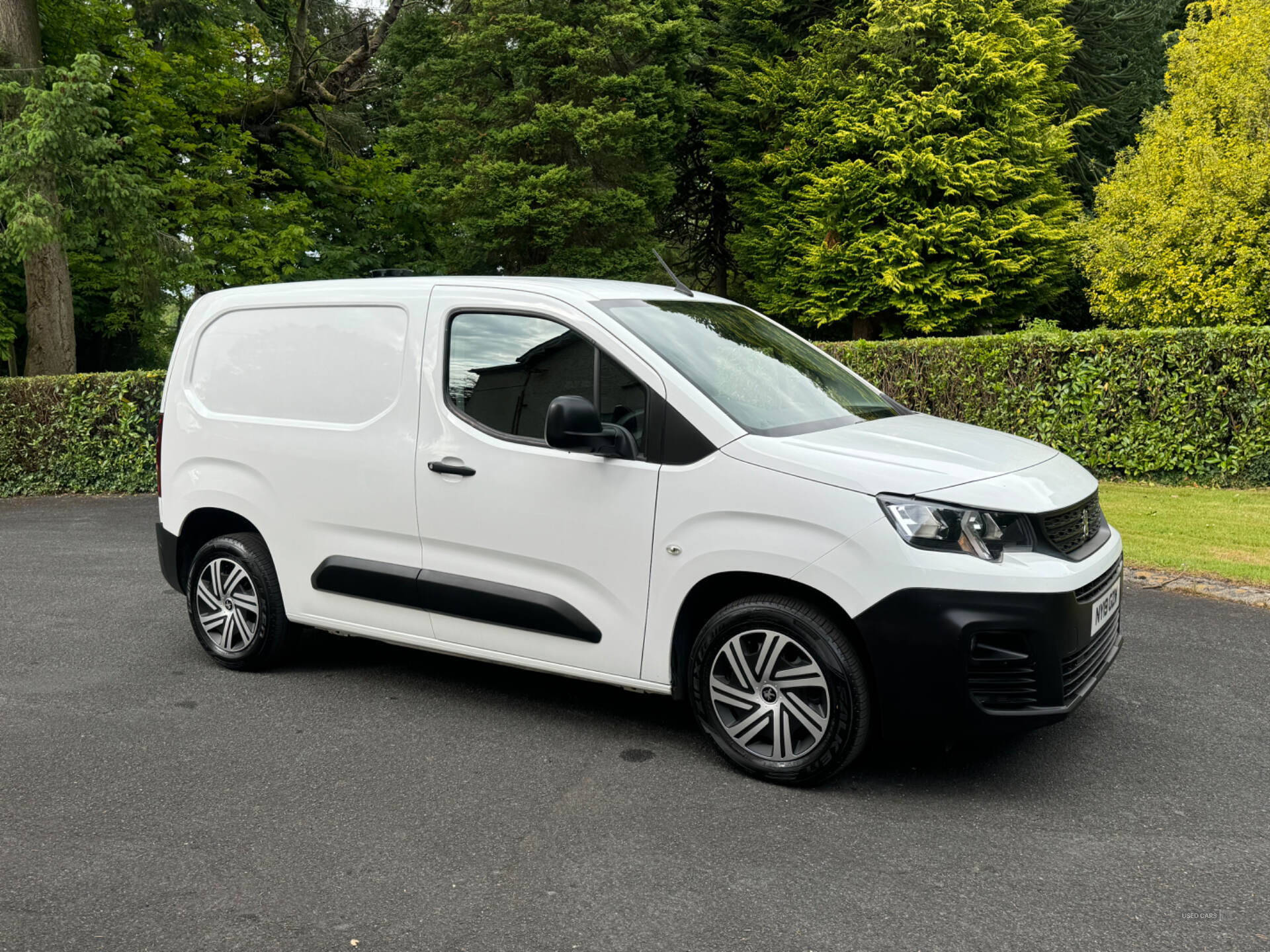 Jun 2019 Peugeot Partner 1000 1.6 BlueHDi 100 Professional Van