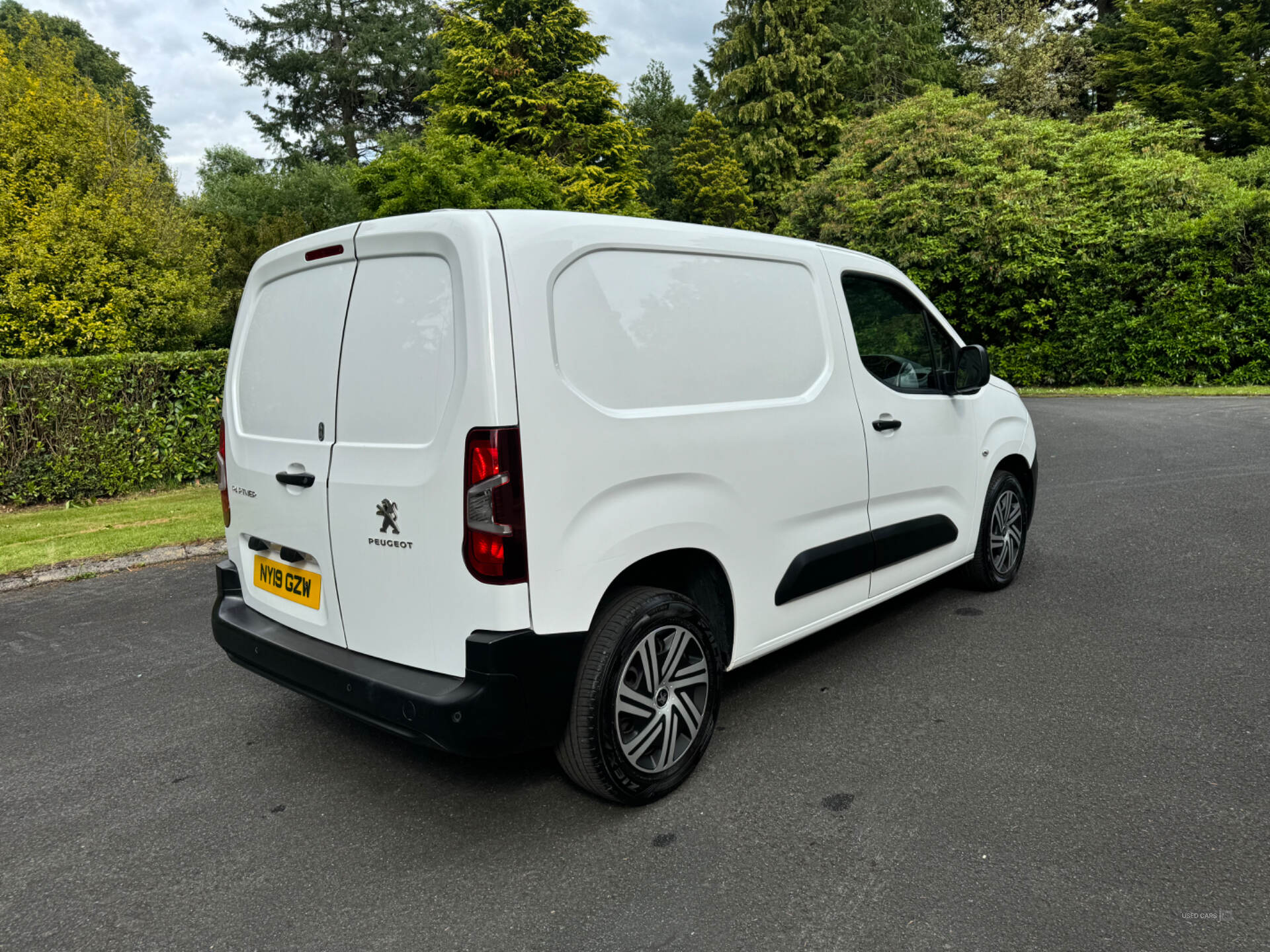 Jun 2019 Peugeot Partner 1000 1.6 BlueHDi 100 Professional Van