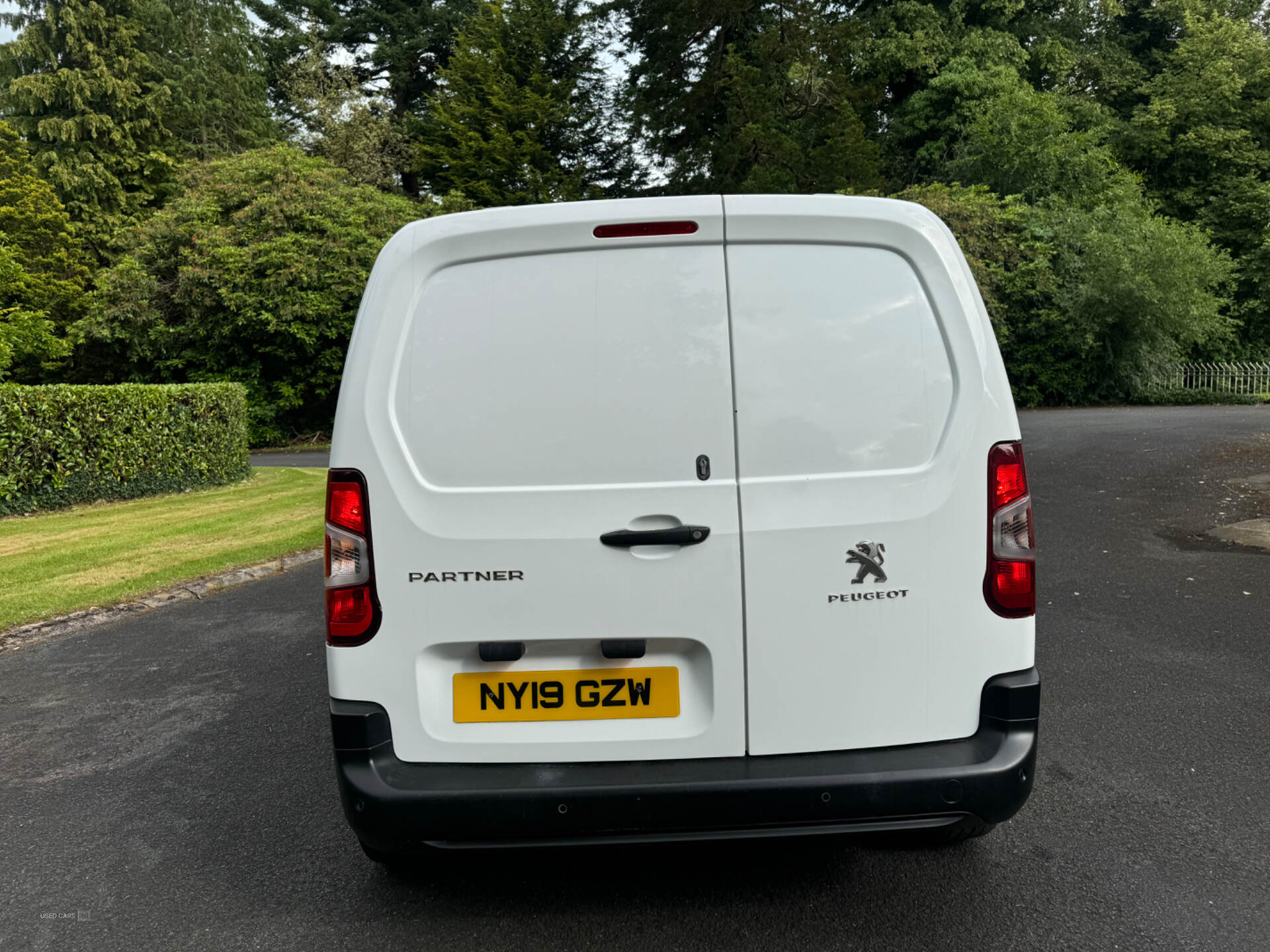 Jun 2019 Peugeot Partner 1000 1.6 BlueHDi 100 Professional Van