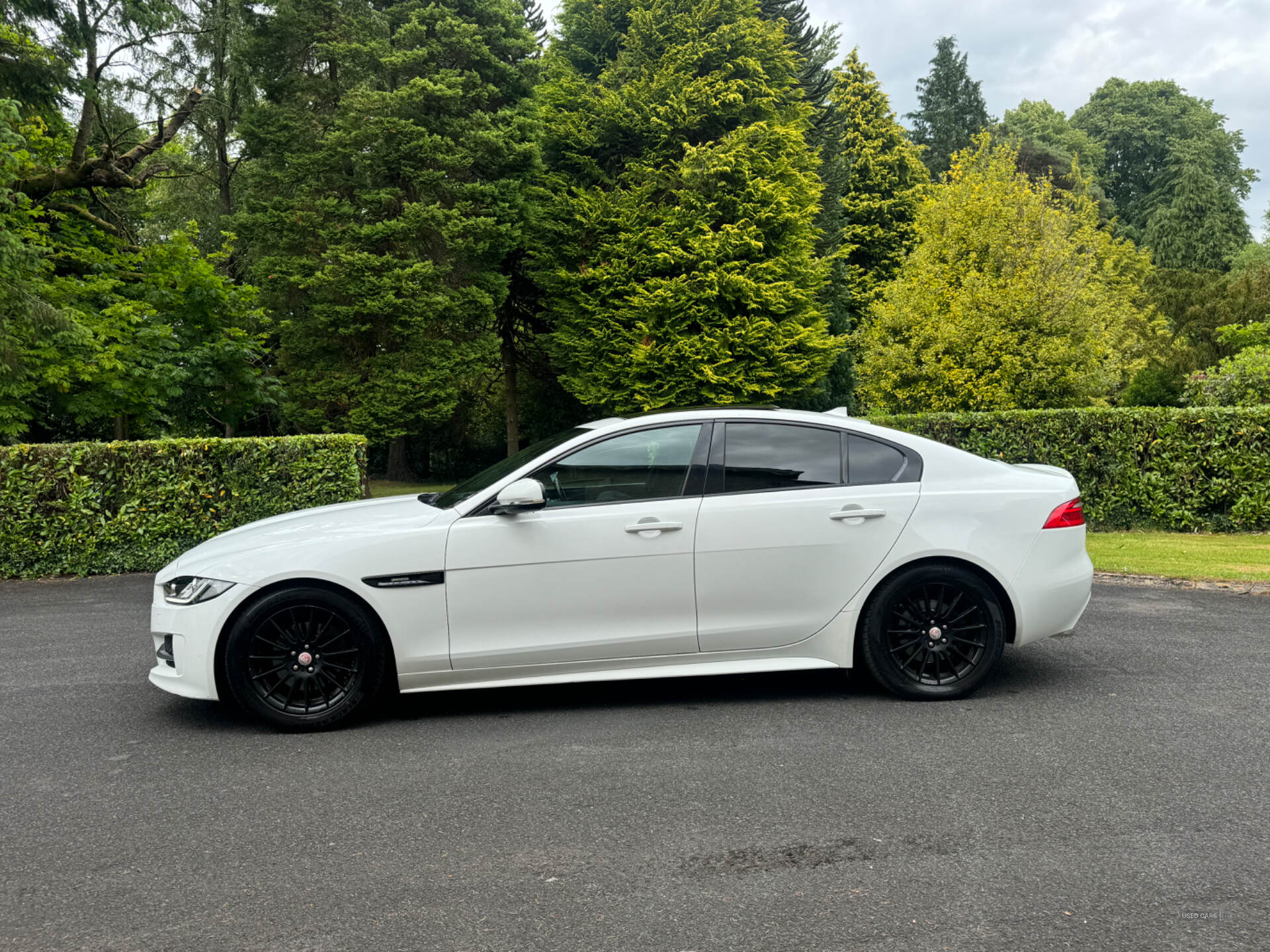 Mar 2016 Jaguar XE 2.0d R-Sport 4dr Auto