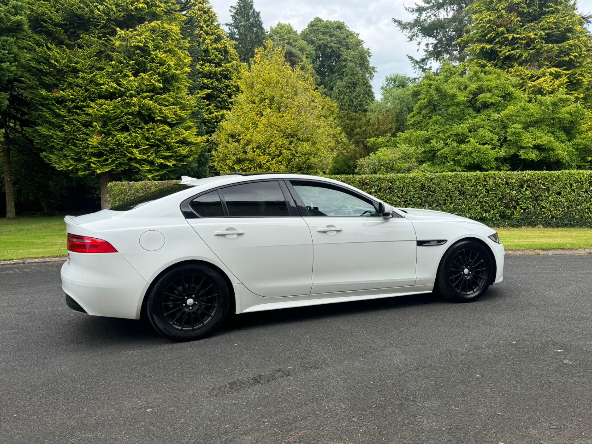 Mar 2016 Jaguar XE 2.0d R-Sport 4dr Auto