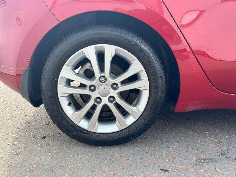 Oct 2013 Kia Ceed 1.6 CRDi 3 EcoDynamics 5dr