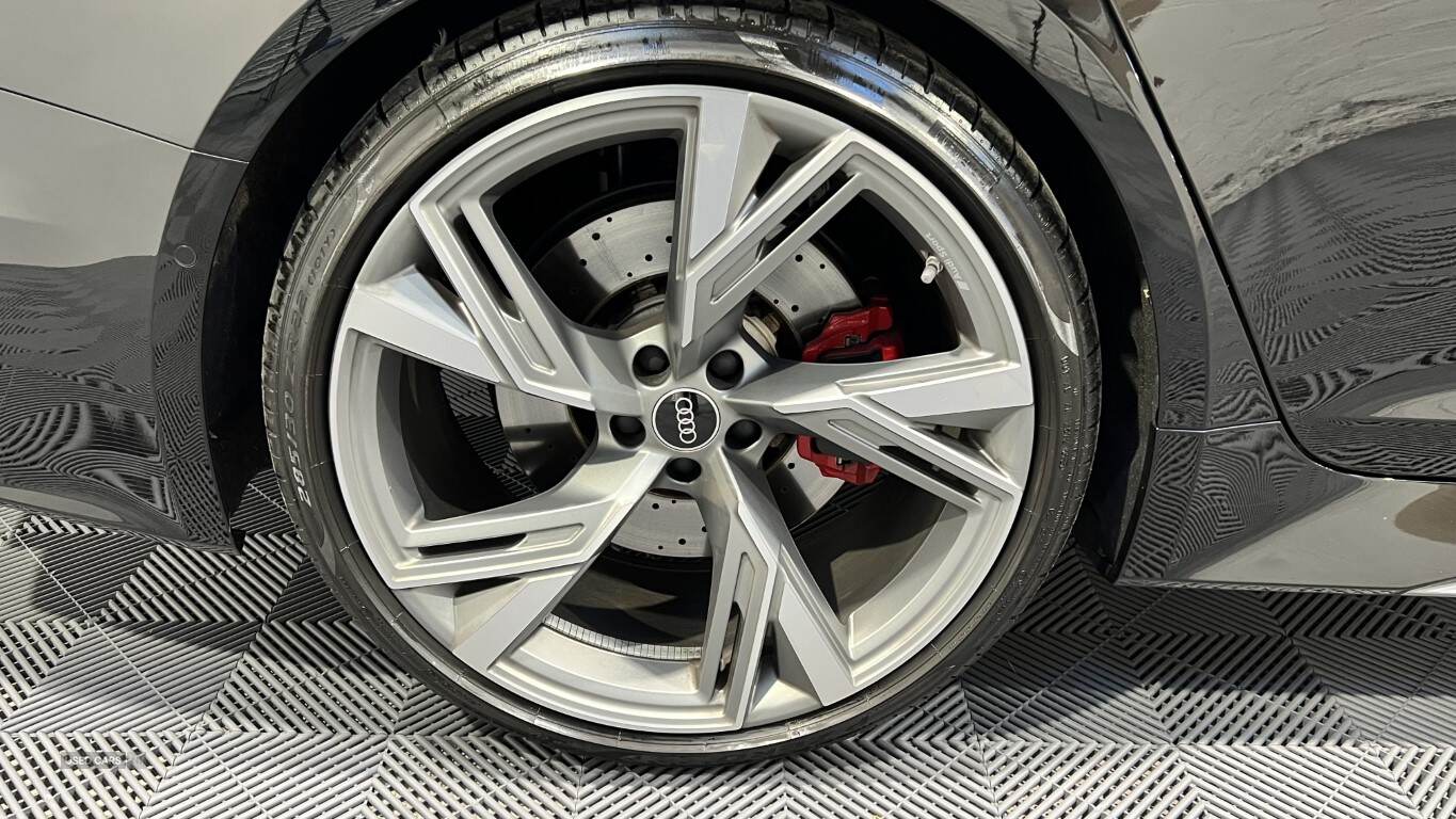 Jun 2024 Audi RS6 RS 6 TFSI Quattro Performance 5dr Tiptronic