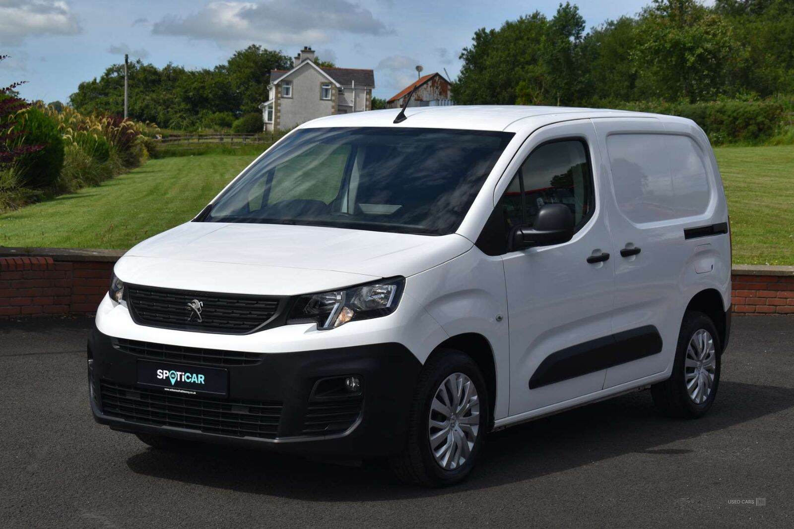 Jan 2021 Peugeot Partner 1000 1.5 BlueHDi 100 Professional Van