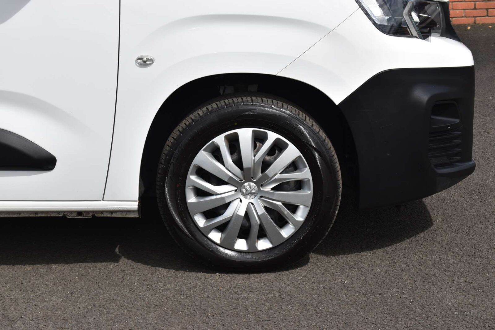 Jan 2021 Peugeot Partner 1000 1.5 BlueHDi 100 Professional Van