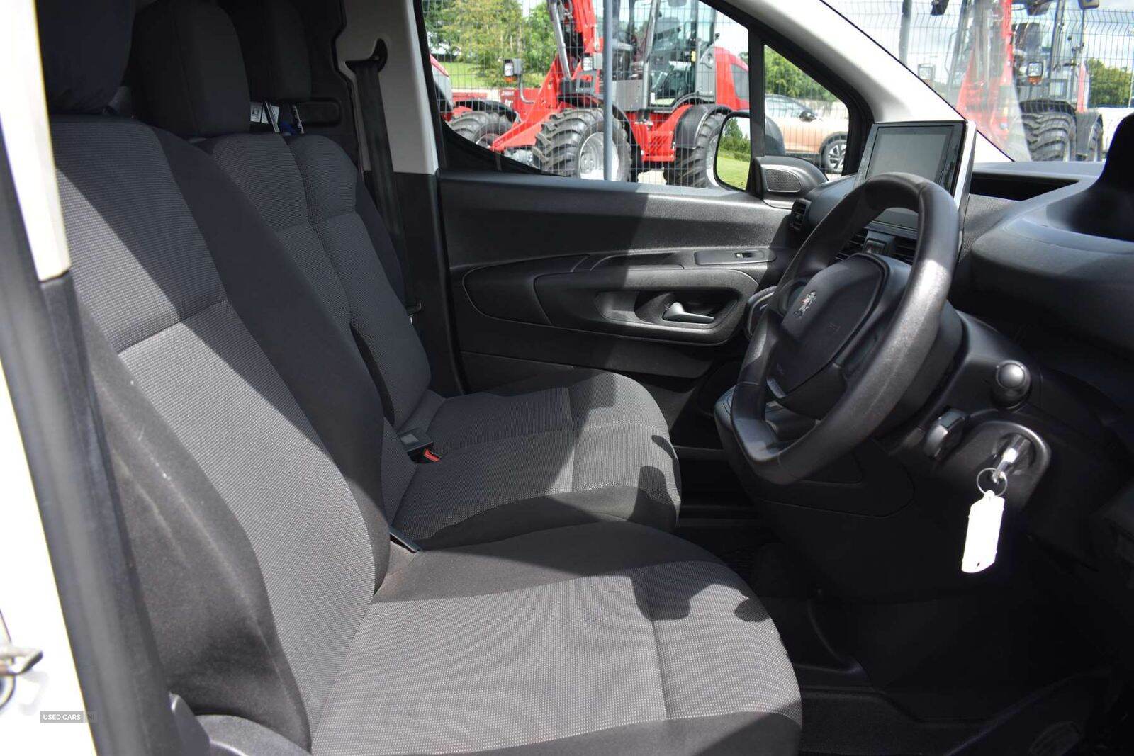 Jan 2021 Peugeot Partner 1000 1.5 BlueHDi 100 Professional Van