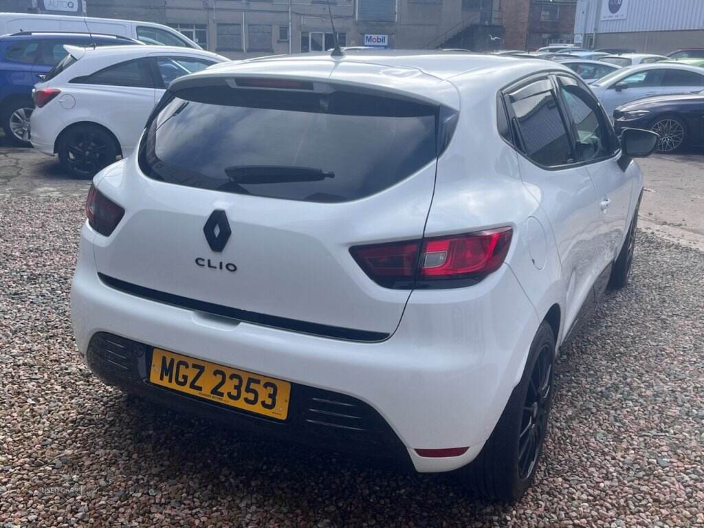 Jan 2019 Renault Clio 0.9 TCE 75 Play 5dr