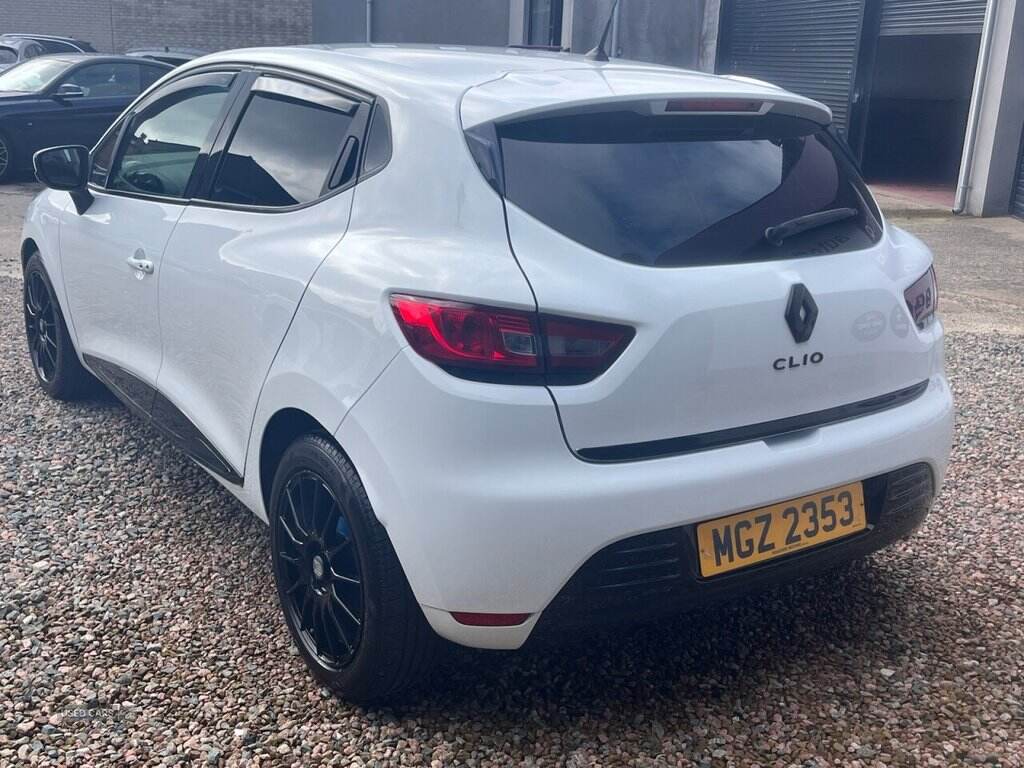 Jan 2019 Renault Clio 0.9 TCE 75 Play 5dr