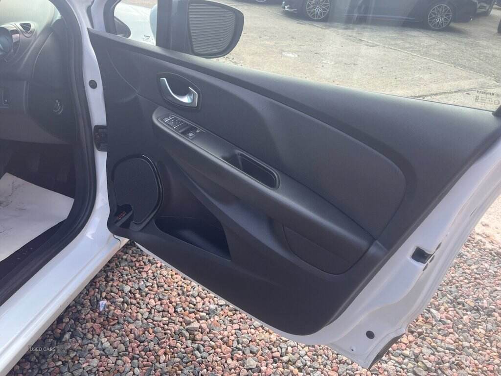 Jan 2019 Renault Clio 0.9 TCE 75 Play 5dr